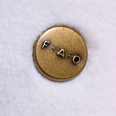 FAO Schwarz 13" White Unicorn Glow In The Dark Toy Plush 8 FAO Schwarz 13" White Unicorn Glow In The Dark Toy Plush - Image 6