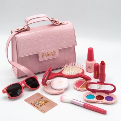 FAO Schwarz Glamour Purse Set Pretend Play Makeup Kit 4 FAO Schwarz Glamour Purse Set Pretend Play Makeup Kit - Image 2
