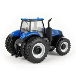 ERTL 1/32 New Holland T8.380 MFWD With Row Crop Dual Rear Tires, ERT13976