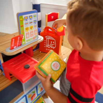 KidKraft 2-in-1 Restaurant & Delivery Wooden Play Store 10 KidKraft 2-in-1 Restaurant & Delivery Wooden Play Store - Image 8